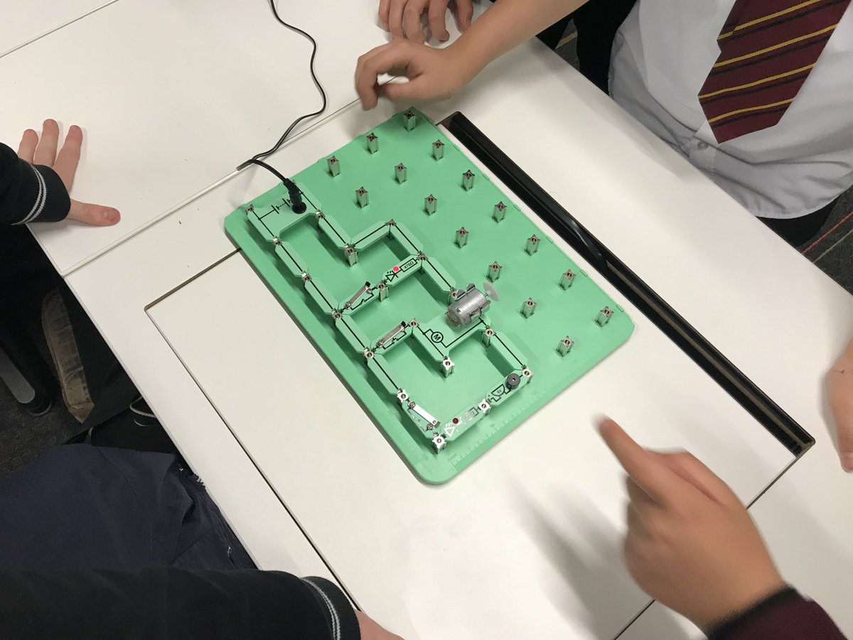 HarrisTechnical's tweet image. Our S1/S2 @HarrisEngineers club met for the first time yesterday!  Photos show pupils using @MatrixTSL Locktronics equipment to learn about #electronics @harrisacdundee #engineering @Young_Engineers @DYW_DA