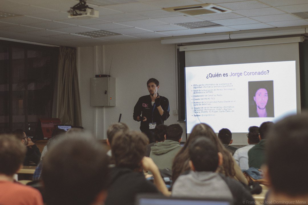 InnoSoftDays's tweet photo. La última ponencia vino de la mano de @JorgeWebsec en la que nos habló sobre @Quantika14, su desempeño profesional y, como no, de lo que internet puede llegar a saber sobre nosotros.
#ISoftDays https://t.co/BZDnp3vgle