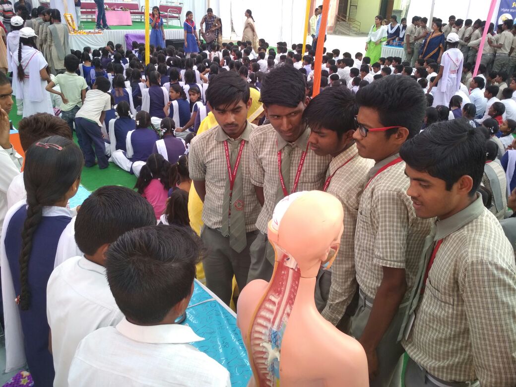 CiplaFoundation's tweet photo. Thrilled to launch the Mobile Science Van to bring quality education within reach of communities in Pithampur, near Indore. With this, we hope to take science models to remote schools and spark curiosity among students. Delighted to grow our partnership with @AgastyaSparks https://t.co/jOt6MHwcAH