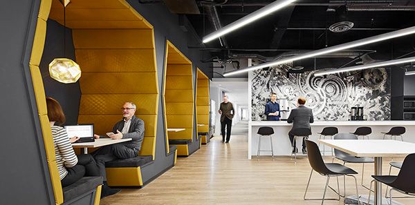 DeskOfficeInt's tweet photo. These super cool #OfficeDesigns in #Chicago have been seriously inspirational this month > https://t.co/MSvWEMoNnB #Office #InteriorDesign https://t.co/khJG3xjEz3