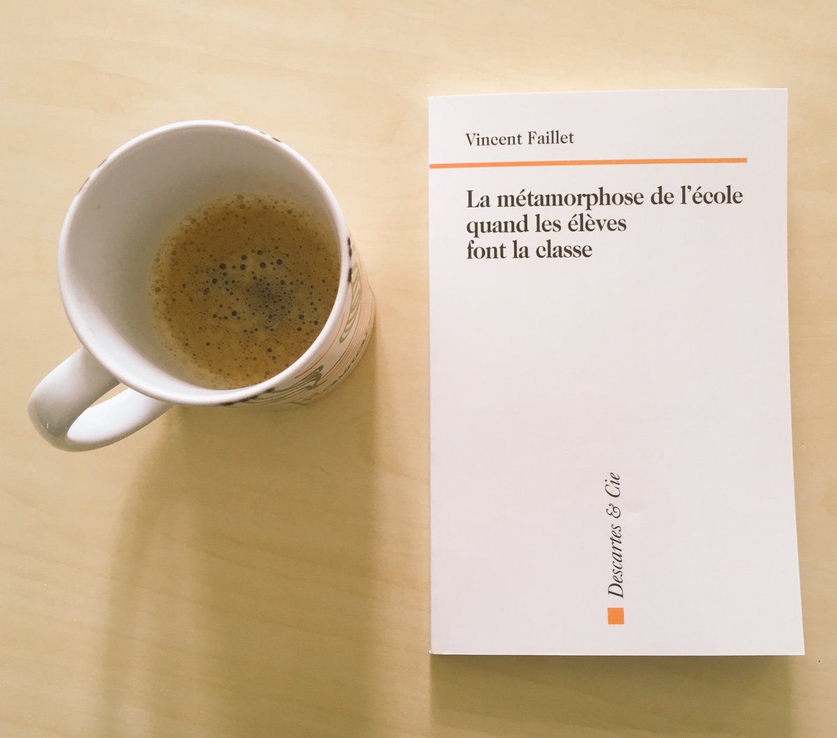 johannacornou's tweet photo. Bien hâte de commencer celui-ci, de @VFaillet, tout juste arrivé !
#ClasseMutuelle #2eRound https://t.co/hdneuvQ8Nv