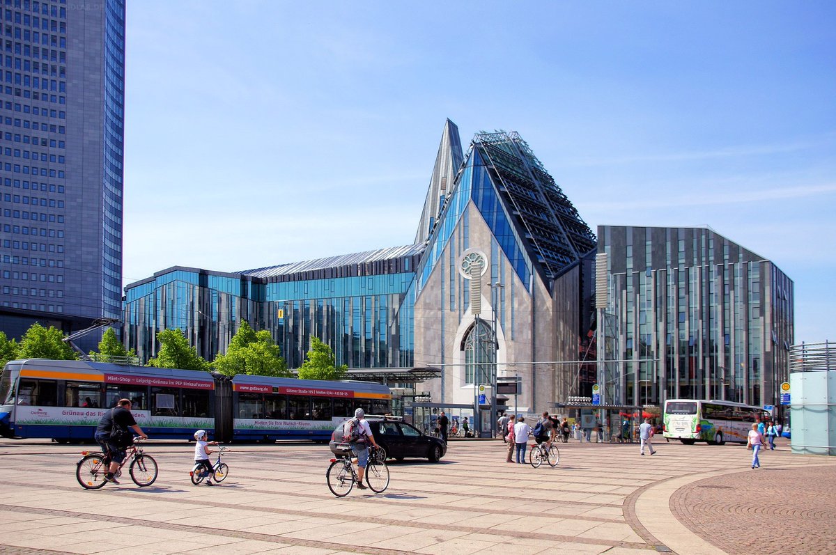 TrillionTreesIn's tweet photo. Transparent Solar Startup from Leipzig develops the official platform and portal for transparent solar technology like solar glass. #solar, https://t.co/GuKMS9yvW3 , #transparentsolar, #solarglass, #solarwindow, #SolarEnergy, #SolarPower, #SolarEnergie, #SolarFenster, #SolarGlas https://t.co/1GP6B61eES