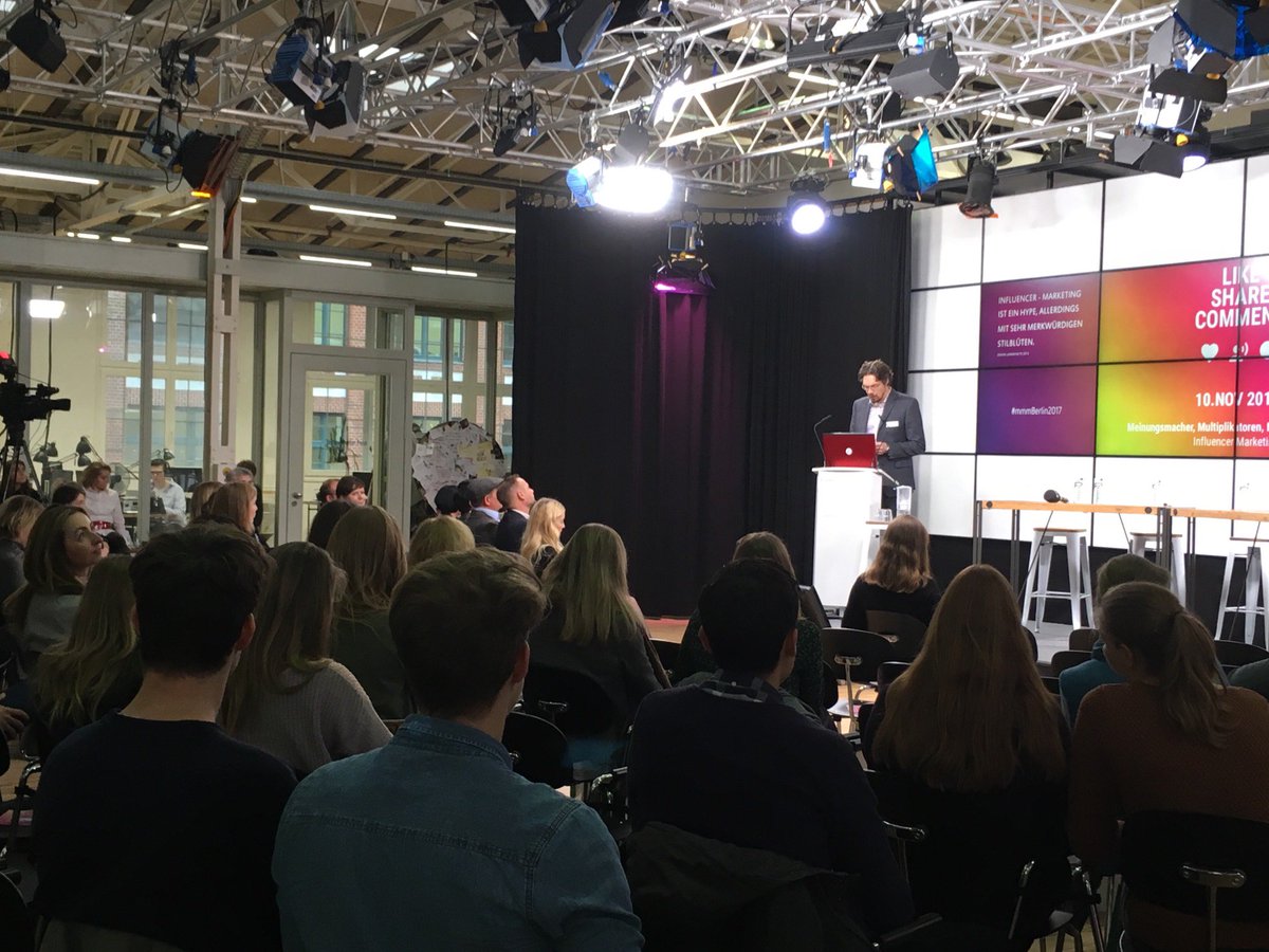 mmm_Berlin's tweet photo. Los gehts mit Udo Bomnüter #mmmberlin #marketingkonferenz #influencermarketing #mmmBerlin2017 https://t.co/3eygTycjPu