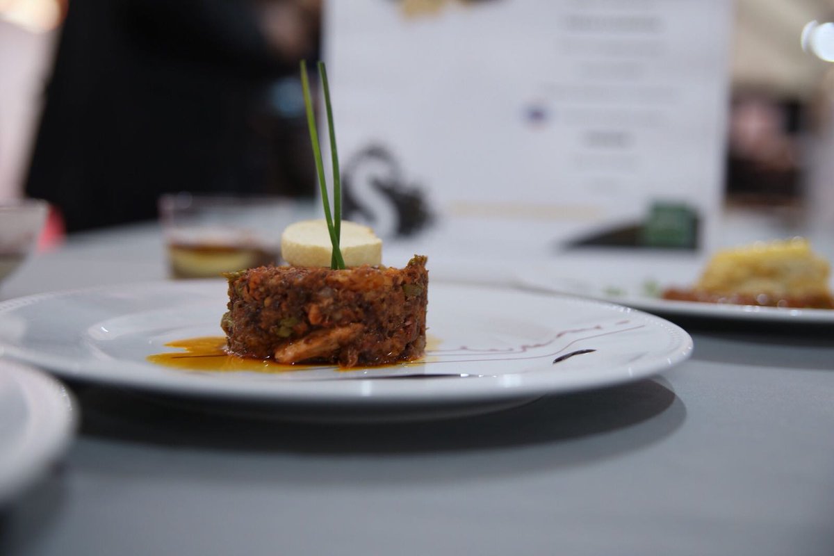 DIPUSEVI's tweet photo. ¡Queda inaugurada la IV Feria de la Tapa! Tres días para disfrutar de los sabores de nuestra #ProvinciaSVQ y charlas y cocina en directo ¡Te esperamos! #MuestraSVQ https://t.co/Zlj1tP6s8j