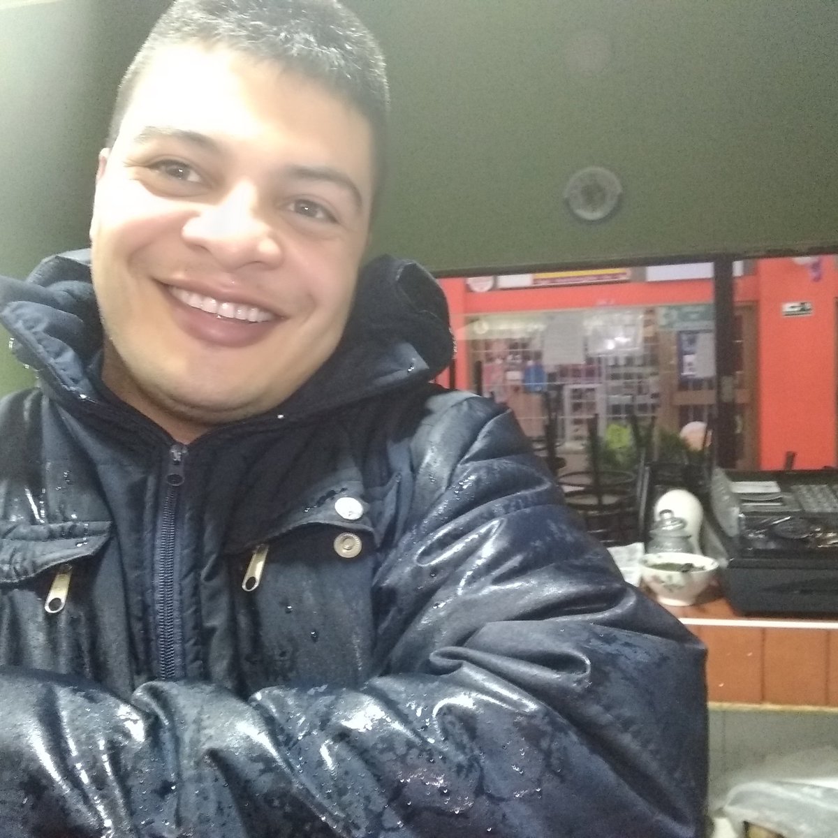 juanchito1984's tweet photo. Feliz día con mucha agua pero bendecida y llena del amor de Dios, así es el cuando menos piensa nos sorprende @PLinero @AlejoGuedez10 @mepuig82 @Vickyvives @JorgeMo85605372 @lila_ole @Avalenciazableh @zipacjm @MDquilla1370 @ClaudiaSalcedoD #ElPanelEMD bendiciones https://t.co/GwXd57a1nq