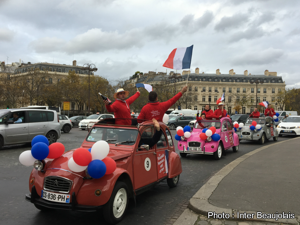 francediplo_EN's tweet photo. 🍷 #BeaujolaisNouveau : Today we celebrate the release of the newest vintage of young Beaujolais wine☞ https://t.co/mkgEvB4NUR #Get2KnowFrance https://t.co/921RLH4bwN