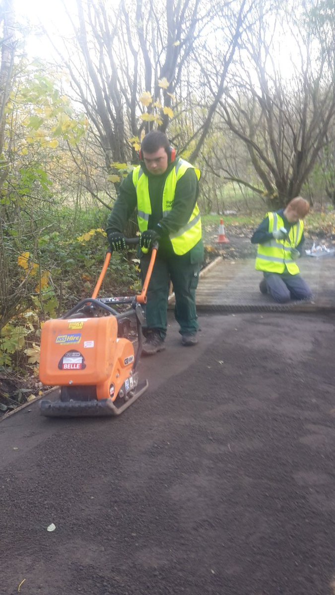 GreenLeaderCLM's tweet photo. Greenleaders learning how to use a Wacker Plate improving acess for #routestoschool @OBrightFuture @GroundworkCLM @groundworkuk @TPExpressTrains https://t.co/r3ycfSOTOd