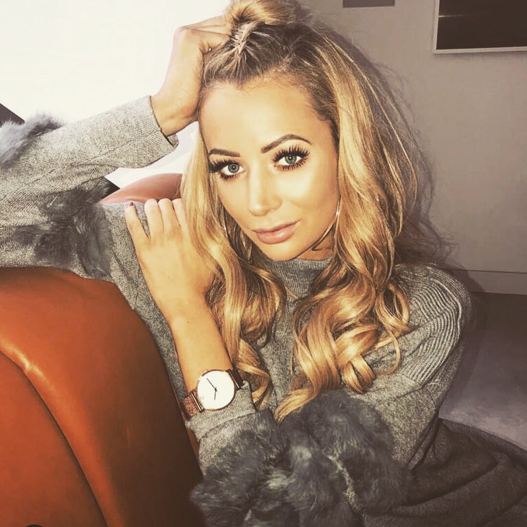 Our fur sleeve jumper is selling fast again... limited grey and white available! 😍 *As seen on Olivia from Love Island*