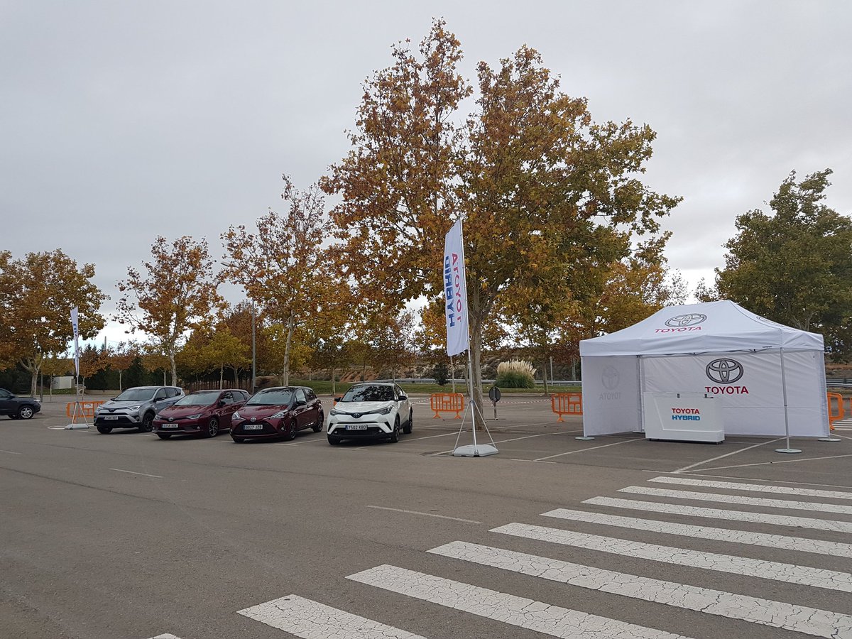 Ya ha arrancado el Salón del automóvil #SobreRuedas con grandes ofertas y el RoadShow #ConduceComoPiensas de Toyota Hybrid ¡No te lo pierdas!