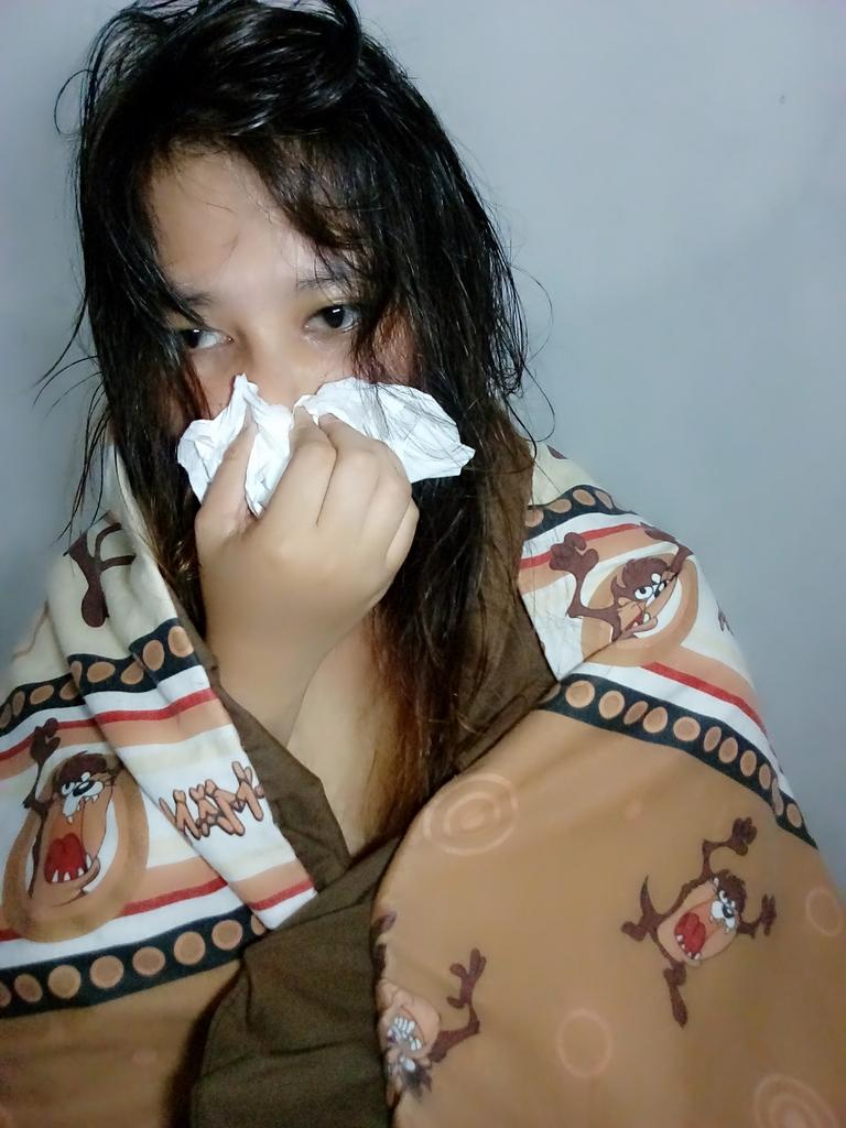 Melerrr uh 
Umbel lanjut mimisan