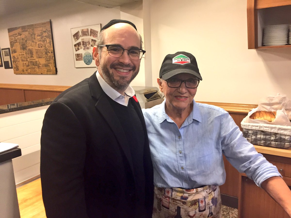 lionelperez's tweet photo. Ce matin avec Luciana Serri de Caffe Italia. Plus qu'un Caffe, une institution / Morning latte with Luciana Serri from Caffe Italia. More than just a Caffe an Institution #MTLlandmark #PolMTL #VivaMTL https://t.co/QO2Siwhg3u