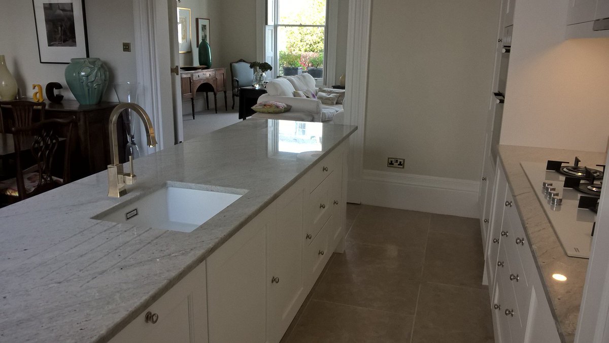 We love this recently completed kitchen supplied by @kitchenbrokeruk in Wakefield Painted in brilliant white @Kitchen_Stori #Gloucestershire #realkitchens