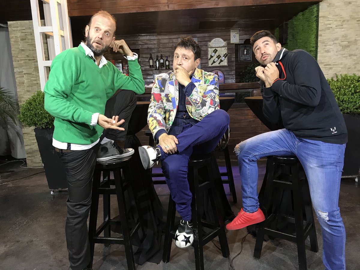 Te dejamos el programa en YouTube youtu.be/2HRytQycYvc con <a href="/PabAguirrezabal/">Pablo Aguirrezábal</a> <a href="/shulaycabrera/">Julio Shulay Cabrera</a> @LaTrastiendaMVD <a href="/SabadoShowuru/">Sábado Show</a> @UNDIADEHUMOR <a href="/DelSolUy/">DelSol 🔊 99.5</a> <a href="/ObservadorUY/">El Observador Uruguay</a> <a href="/Fernandoserra6/">Tololoserra</a> <a href="/deimosportwear/">Deimo Sportwear</a> @radiomental <a href="/Pelado168/">Raul Leguizamon</a> <a href="/aconde29/">Adrián Conde</a> <a href="/JavierCarlos8/">Javier Carlos</a>