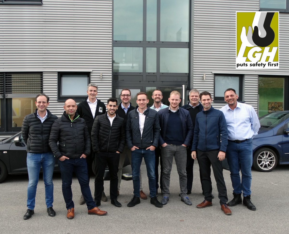 GmbhLgh's tweet photo. #workingtogether to achieve #great things!
Foto von unserem European #Sales #Meeting in Essen. @LGHVerhuur @LGHBVBA
Ihr persönlicher Ansprechpartner: https://t.co/oXkRqm6sQa #LGHEurope #liftingquality #teamwork https://t.co/EY45M8vHjo