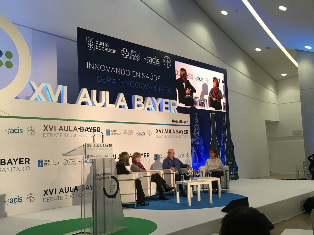 LuisAranton's tweet photo. Carmen Arcay, enfermera del Centro de Salud de Os Mallos nos cuenta su experiencia con el programa europeo de TeleEPOC en que participó el Sergas. Rompiendo barreras. #AulaBayer #empattics #telea https://t.co/G6wfdt62dW