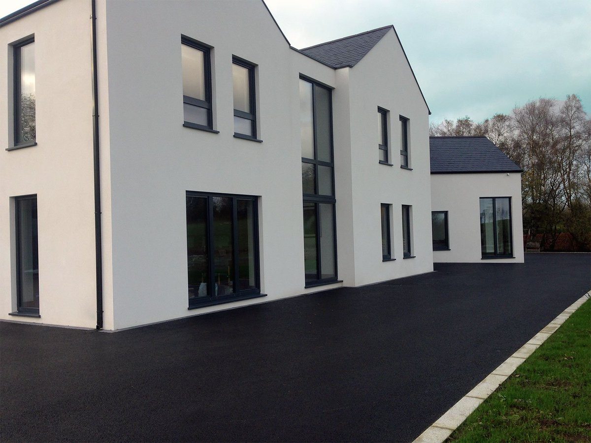 FPMcCann's tweet photo. Recently completed driveway surfacing works in County #Tyrone by our #Lisnaskea surfacing squad. For more information on our Surfacing and complementary products, visit https://t.co/Fwtt8LLXSK .
#DrivewaySurfacing #ClarkesQuarry https://t.co/zhNf1ygHe9