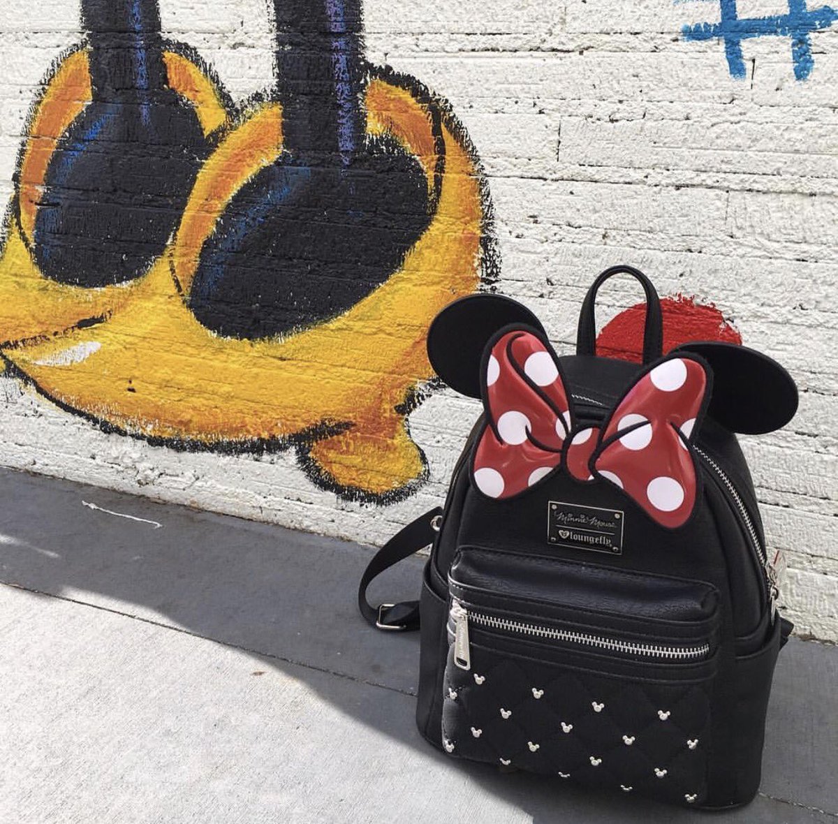Tenemos stock de la mochila más deseada del momento y que está agotada en todas las webs, hazte con ella aquí: 
iconfanatic.com/producto/mochi…