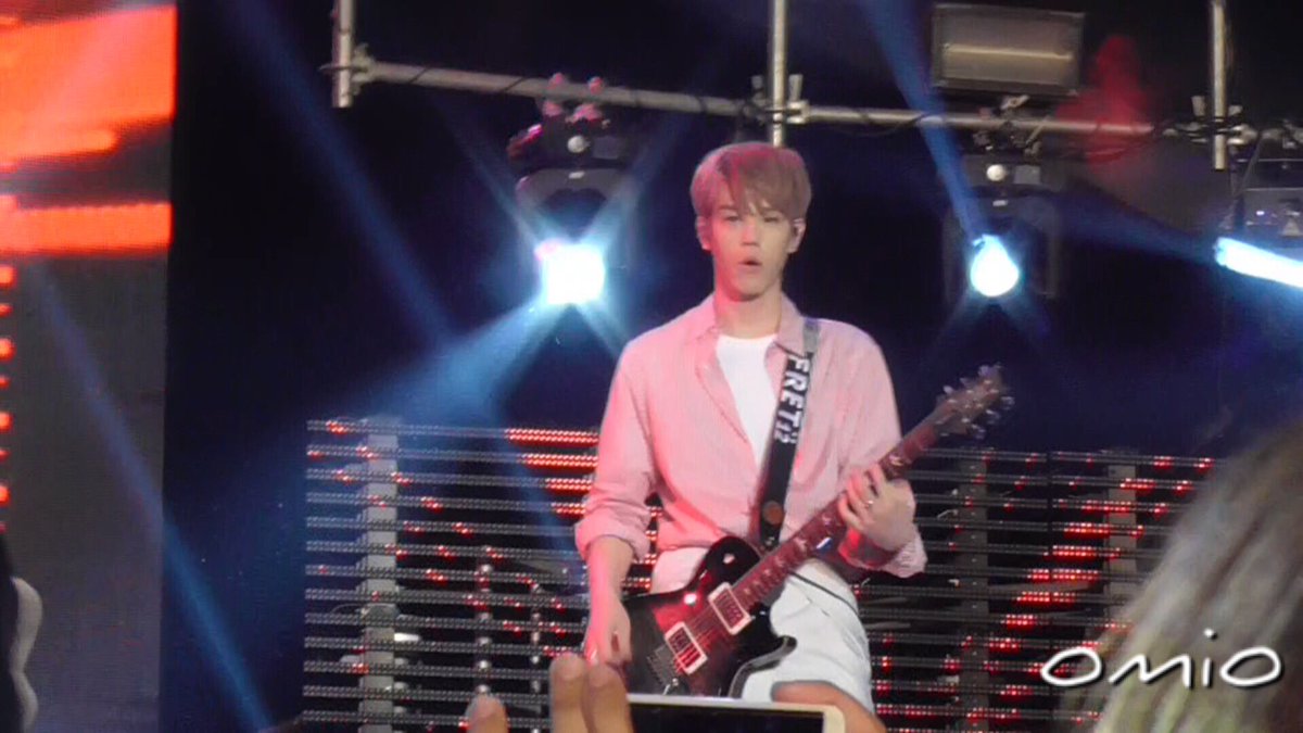 1228_omio's tweet photo. 171028 Manila KR2
#KPOPREPUBLIC2 #엔플라잉
#SUPERPOPCON #슈퍼팝콘 #KR2 #차훈 https://t.co/e7f7fg6ess