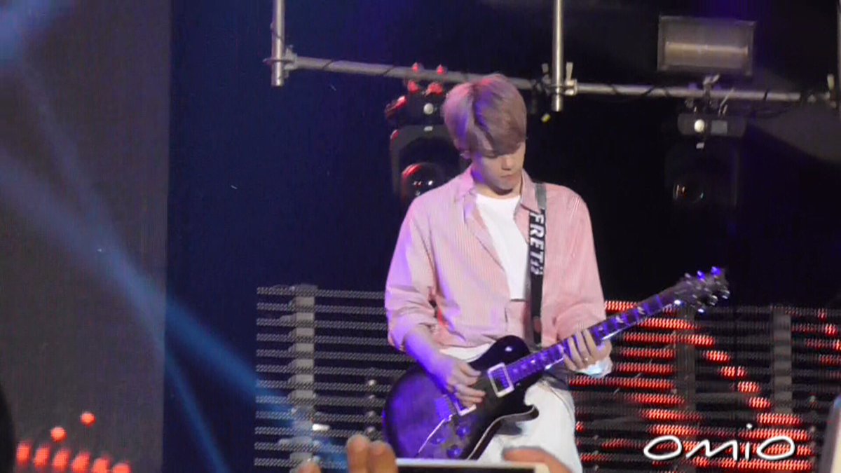 1228_omio's tweet photo. 171028 Manila KR2
#KPOPREPUBLIC2 #엔플라잉
#SUPERPOPCON #슈퍼팝콘 #KR2 #차훈 https://t.co/e7f7fg6ess