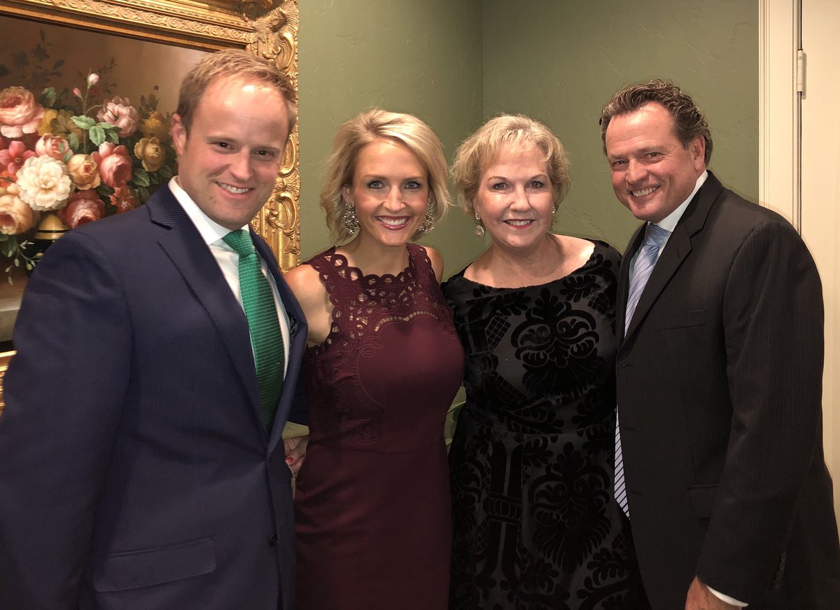 polovitz's tweet photo. Had a blast at @Edina_Realty’s Chairman’s Circle Gala last night. Hard work does pay off. 🏡🥂🍾🙌🏼
#topthreepercent #chairmans https://t.co/IhLWJUuQZ0
