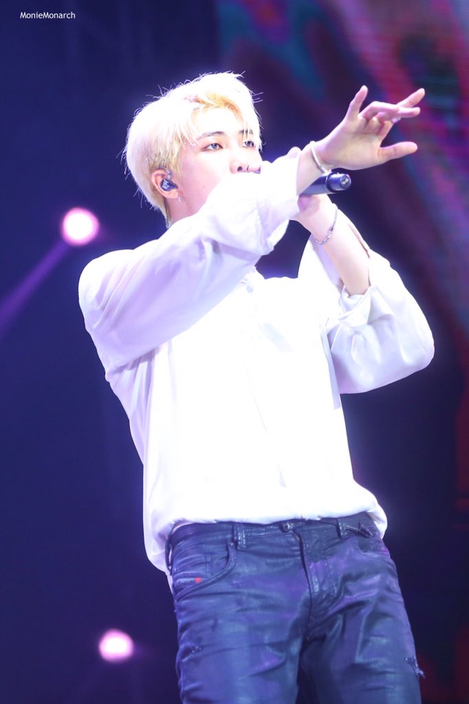 171104🌟🌟
#랩몬스터 #RM #RAPMONSTER #남준 #방탄소년단 #김남준 #BTS #RapMonster 
<a href="/BTS_twt/">방탄소년단</a>
