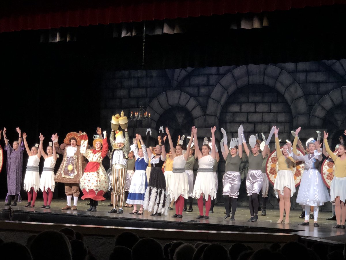 maccaman2's tweet photo. Saw #BeautyAndTheBeast last night @MoHoActivities ! Two candelabra arms up! (arms tired yet, @busher_josh ? Be their guest tonight and/or tomorrow! Bravo!! https://t.co/dApwXxRiEE