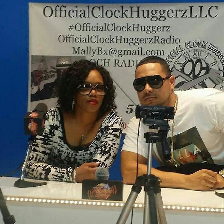ivysmall11's tweet photo. GothamCityBoys Da #General @Ricky_Bats wit Big sis @mydixxiesboutique making moves. Ladies if you're into Fly Shit Only! Check her page out. #Ochradio  Follow @Ricky_Bats @GothamCityBoys1  https://t.co/HnG8EaXqvG  #RICKYBATS.COM 🎤🔥🔥 #realhiphop #gothamcityboys #rickybats BATS https://t.co/gbTYXmmSnD