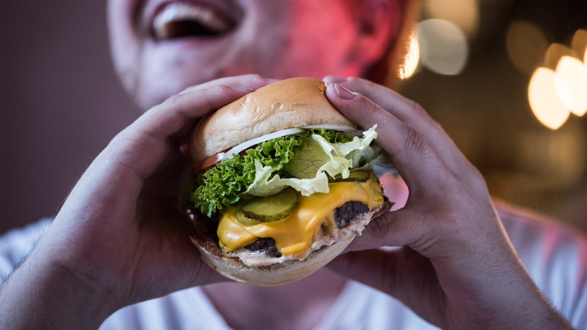 BlazeBurgers's tweet photo. Blaze Awesomeness on a Wagyu Burger is for Real! https://t.co/oAZWRXl6yO