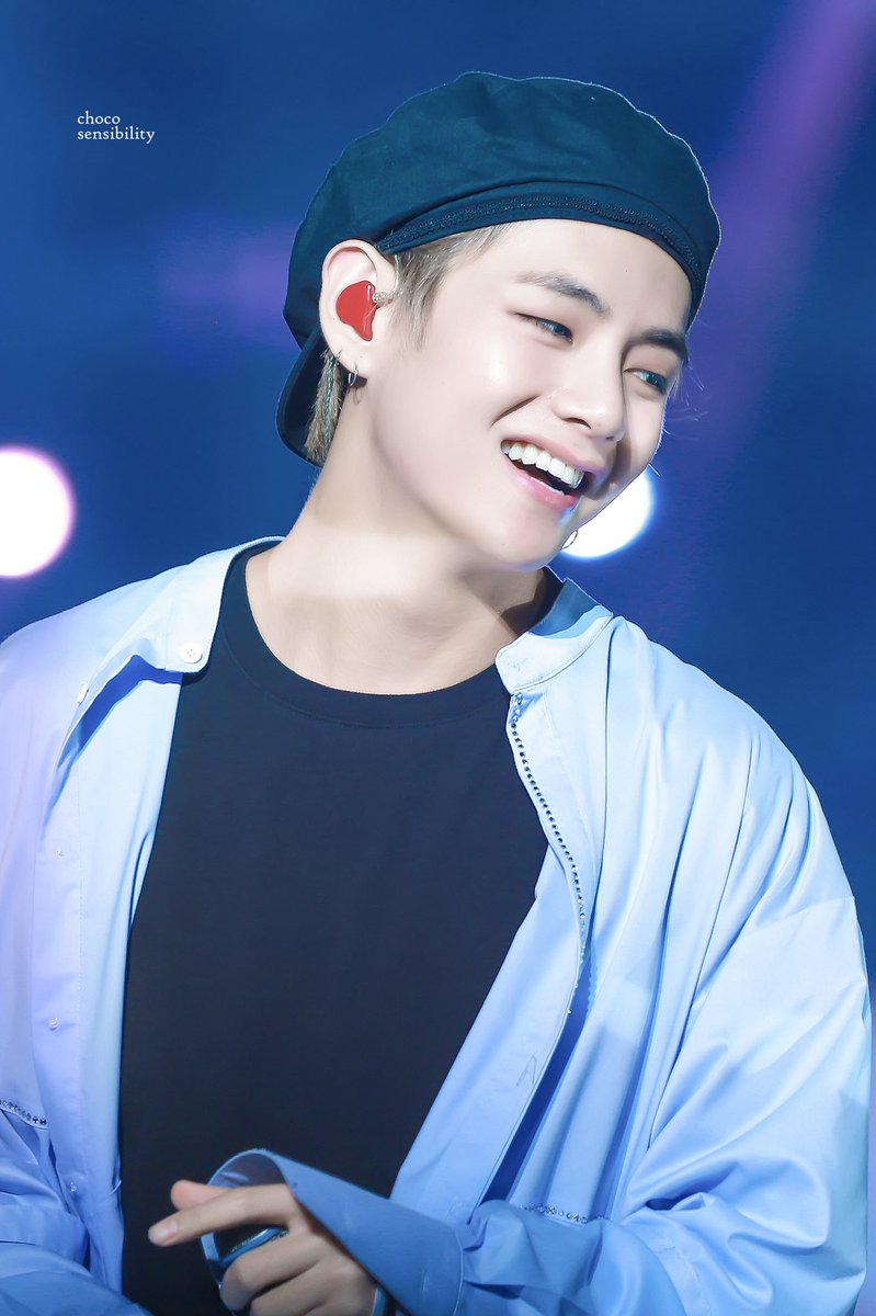 chocoluv951230's tweet photo. 171104
#방탄소년단 #BTS #태형 #뷔 #V 
💓💓💓💓
@BTS_twt https://t.co/2aIHmVSvMY