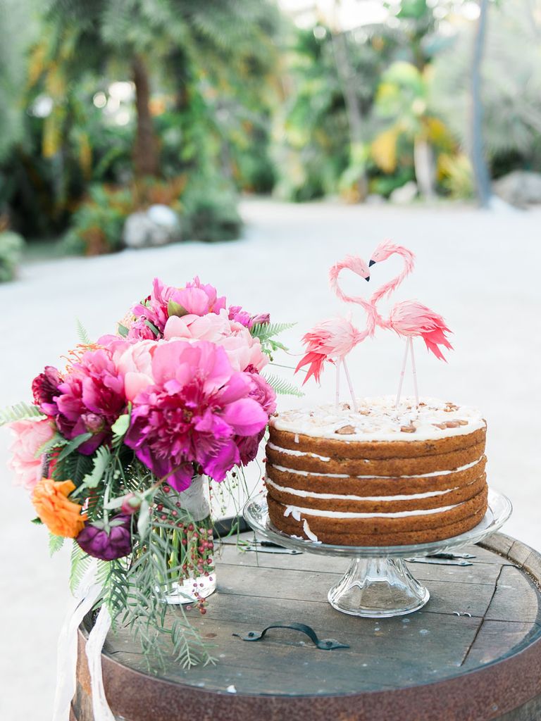 theknot's tweet image. Simple wedding cake ideas with fondant and buttercream (or naked!) trib.al/fLodhoX