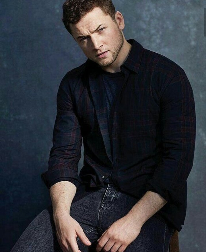 HOY ES EL CUMPLE DEL DUEÑO DE MIS FANTASdigo hAPPY BIRTHDAY TARON EGERTON     