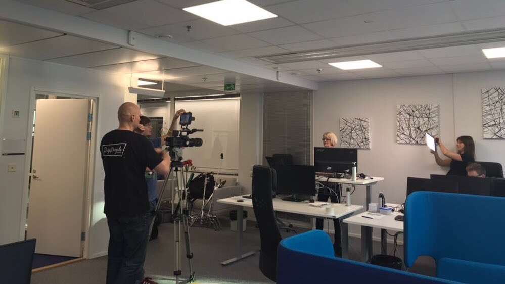 BPSFinland's tweet photo. Video kuvaus käynnissä toimistolla... Jännittävää! Kiitos @DigiPeople ja @ilmarinen_tweet ! #BPSOwnit #100tekoa #vastuullisuus https://t.co/mE6lKWxH8e