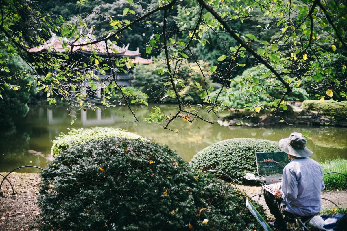 ResponseTheoryG's tweet photo. I wonder what he's drawing?

#travelJapan #Japan #learnJapanese https://t.co/dBwVoEpAPy