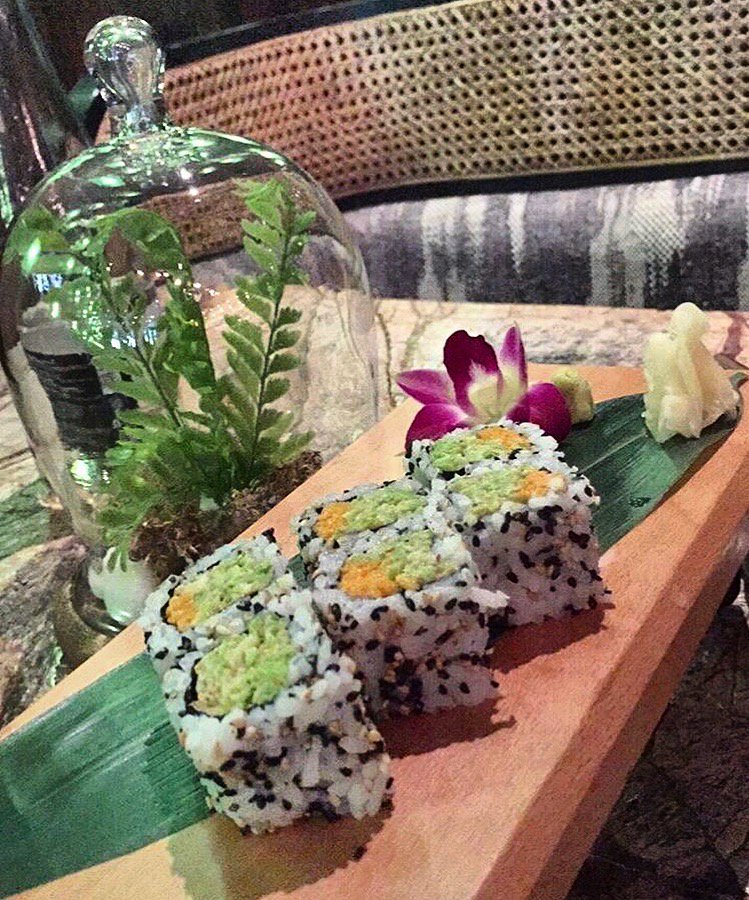 pohindia's tweet photo. Interact with the #Itamae (Sushi Chef) directly with our #Omakase menu.
Creating a unique and a purist dining experience at POH!
.
.
#POH #POHMumbai #POHIndia #ThePOHExperience #ProgressiveOrientalHouse #Purist #KamalaMills #ProgressiveAsian #YàodiànBar https://t.co/W4RdG9r91Z