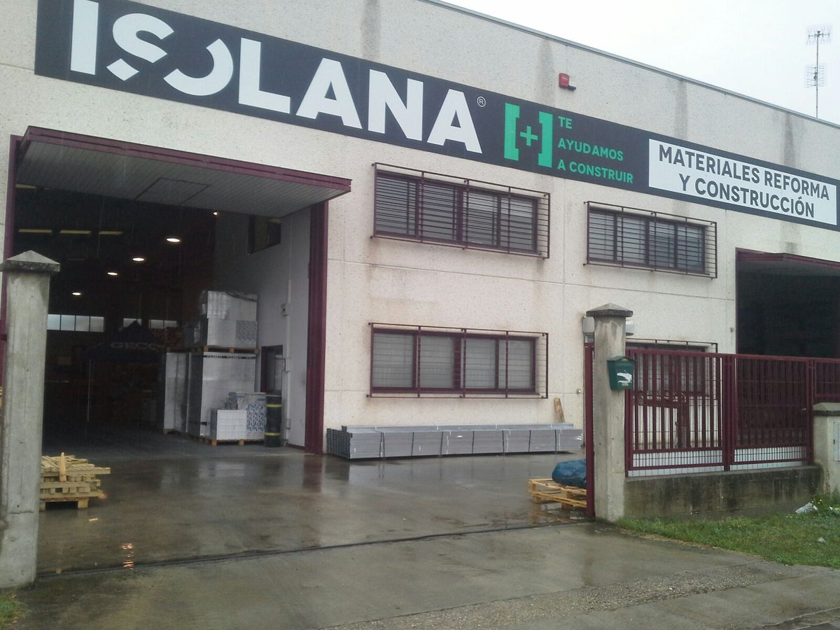 GECOLoficial's tweet photo. Hoy, a pesar del tiempo estamos en @Isolana1 Miranda de Ebro, Burgos. @MMorteGECOL con Delegado Jose Casado, su jefe de almacén Javier, y su cliente Const. Floren https://t.co/76cERJkWtD
