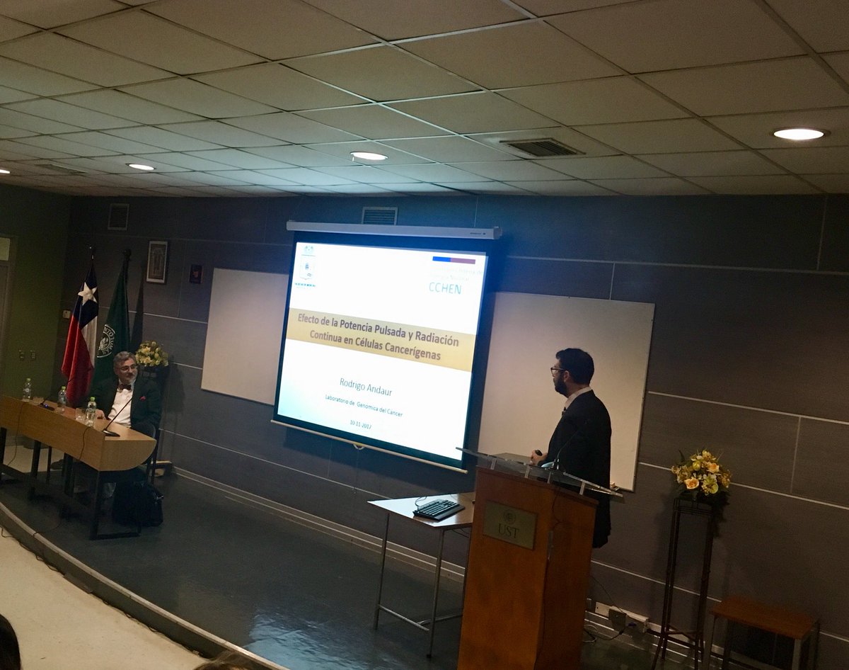 UST_Santiago's tweet photo. Ahora Dr Rodrigo Andaur expone “Efecto de la Potencia Pulsada y Radiación Continua en Células Cancerígenas”.  #SeminarioMedicinaNuclear 
#DiaMundialdelaCiencia #Ciencia #Nuclear @cchen_gob https://t.co/8cGtP74aqY