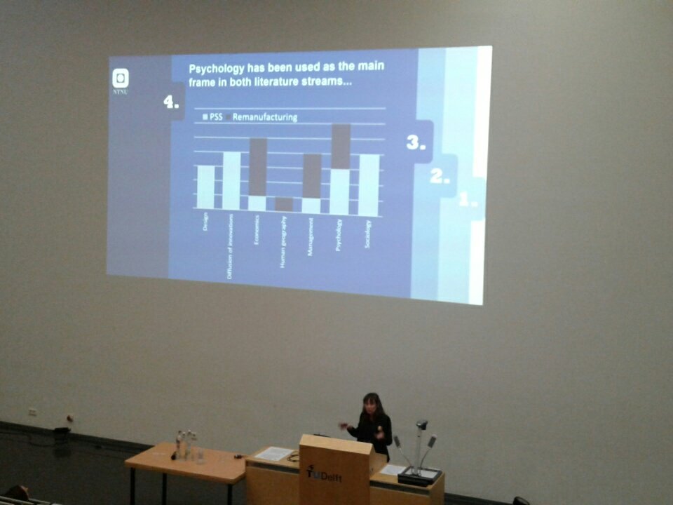 LucyChamberlin's tweet photo. @JuanaCamacho fills the research gaps on user acceptance and #circulareconomy at #PLATE2017 https://t.co/ad4o7LsqF4