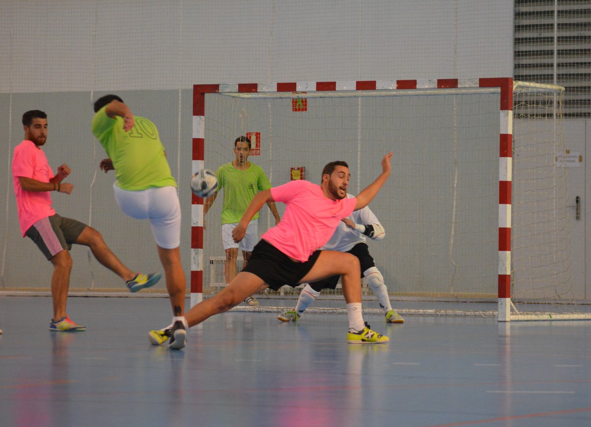 SADUSoficial's tweet photo. ¡Nuevo campeón! @DerechoSADUS vence por 4-1 ante @EducacionSADUS en la final de #FútbolSala del #TorneoApertura https://t.co/WBLzFKiTPr