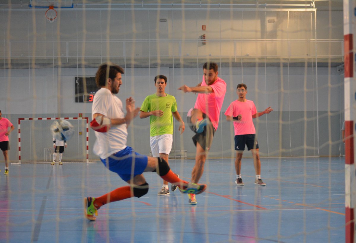 SADUSoficial's tweet photo. ¡Nuevo campeón! @DerechoSADUS vence por 4-1 ante @EducacionSADUS en la final de #FútbolSala del #TorneoApertura https://t.co/WBLzFKiTPr