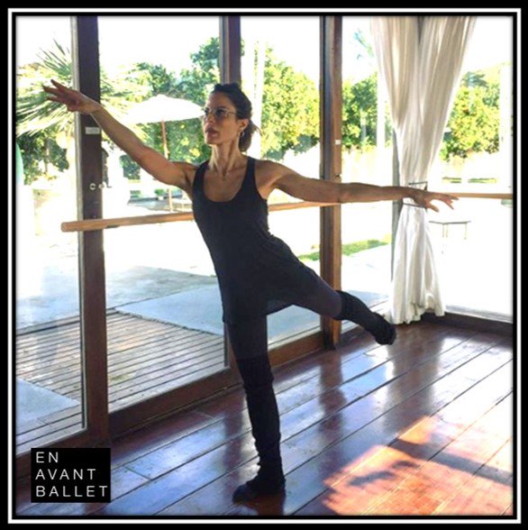 FRIDAY•FEELING || Lines, lines, lines! 👏🏻👏🏻👏🏻👏🏻#1starabesque