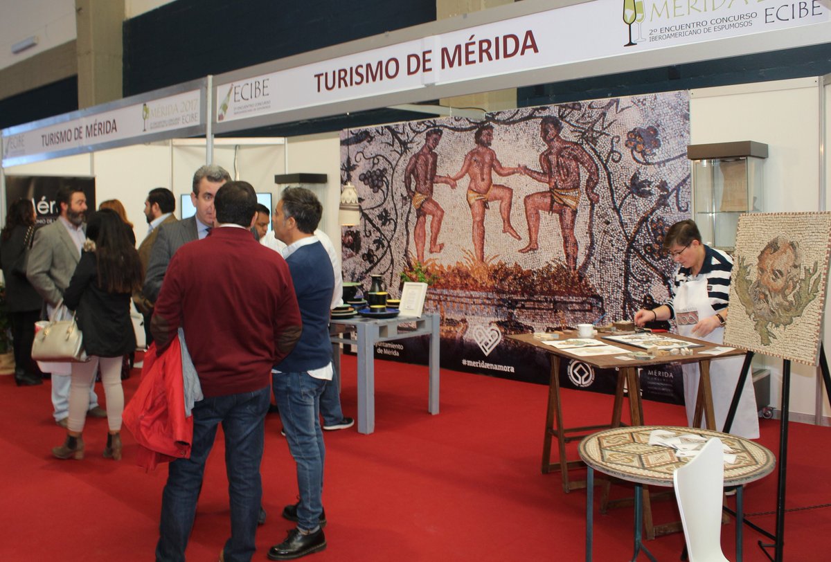 ayto_merida's tweet photo. El II Encuentro Iberoamericano de Espumosos ensalza la calidad de los espumosos extremeños #ecibe >> https://t.co/mWc7Ia3Ijz https://t.co/x7517Wp6WC