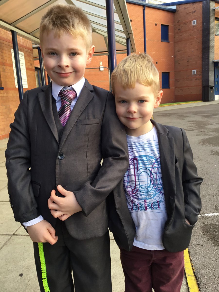 longmoorcps's tweet photo. Own Clothes Day at Longmoor for a donation to our Christmas Fair - thank you parents and children for your generosity! #FriendsOfLongmoor #ProudOfOurPupils #AlwaysSmart! https://t.co/qWr4UMECxU