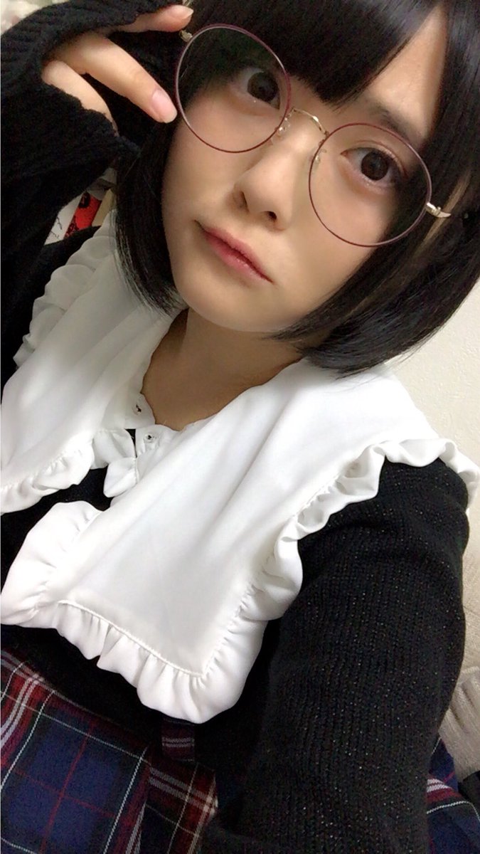 岡田 彩夢 虹のコンキスタドール 最近視力が落ちていたので昨日眼鏡買いました 眼鏡キャラ萌えを長年拗らせていたけれど自分が眼鏡をするようになるとは思わなかった ちょっと嬉しい 眼鏡越しの世界ってこんな感じなんですね