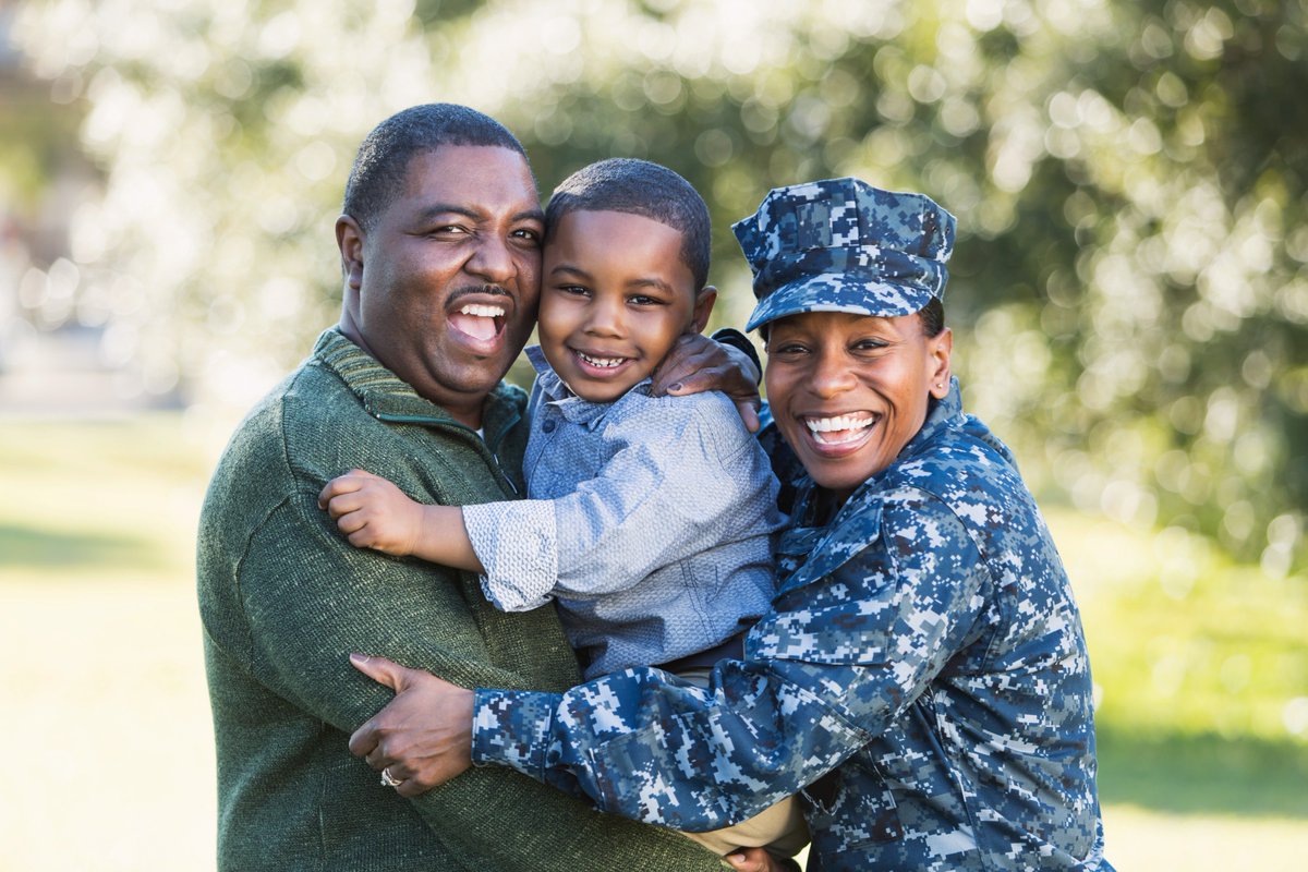 checkintocash's tweet photo. It's Veteran's Day. Let's all take a moment to recognize those who have dedicated their lives to protecting our freedom. Reply with a 🇺🇸, retweet, and keep it going! https://t.co/dtXIp8OIME