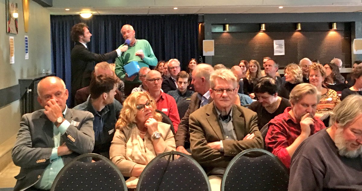 Kick-off Erfgoedfestival 2018: volle zaal! Status update door festivaldirecteur @DollyVerhoeven, gedeputeerde <a href="/josanmeijers/">Josan Meijers</a> over grenzen en het belang van het festival.  De @riddersvangelre vragen naar plannen van deelnemers. #festival18