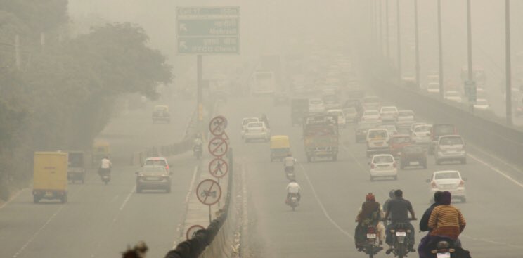 Geres_fr's tweet photo. “La pollution de l’air à Delhi en Inde est si catastrophique aujourd’hui que c’est comme si vous fumiez 45 cigarettes par jour !” Kanika Chawla à la #COP23 https://t.co/KoSLG0DHTA