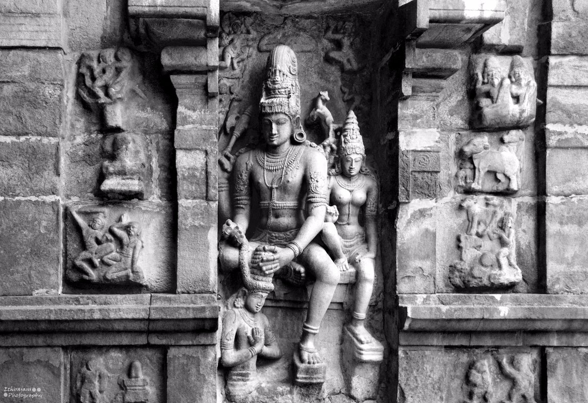 Ethirajan Srinivasan 🇮🇳🚩 on Twitter: "Chandesa Anugraha Murthy! Intricate carving of Lord Shiva crowning Vichara Sarmar (Chandeesa Nayanar) with his Laburnum Garland. #WalkToTemple #GangaikondaChozhaPuram https://t.co/pb2Pqmr3Mg" / Twitter