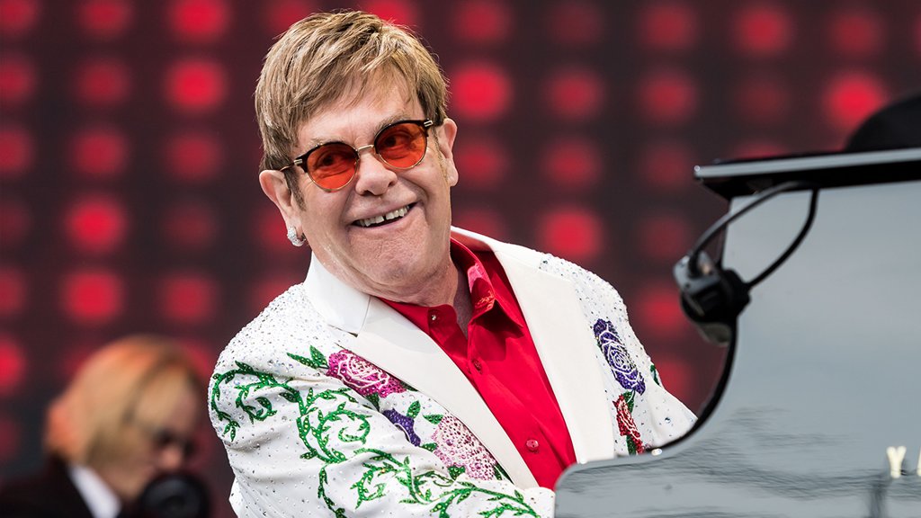 etnow's tweet photo. Elton John "hopes" to be involved with the 'Lion King' remake. https://t.co/PNcLXH97fA https://t.co/LvFBYcNoma