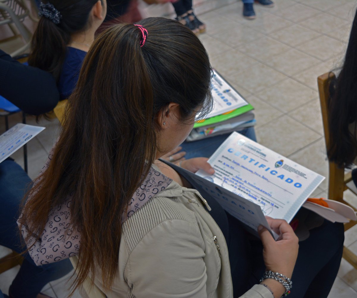 | AVÍA TERAI || ENTREGA DE CERTIFICADOS 👉 En la mañana del jueves se llevó a cabo la entrega de diplomas a quienes se capacitaron en #GestorDeEmprendimientos.