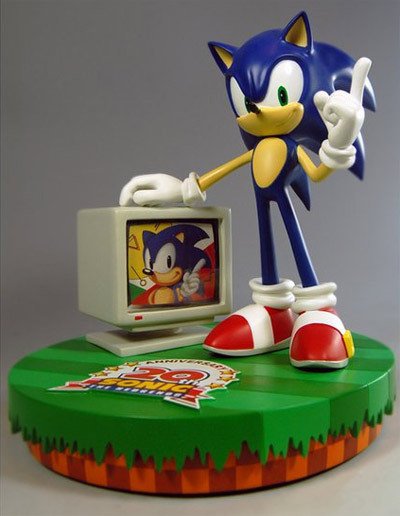 JVCom's tweet image. Concours : une pièce de collection TRÈS RARE ! Cette figurine Sonic 20th Anniversary (15cm, 4kg) n&apos;a été produite qu&apos;à 900 exemplaires.

Et on vous en fait gagner DEUX ! 😱

👊 Tentez votre chance : RT + Follow 👊

Fin le 17/11 à 14h